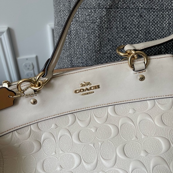 Coach Cream Shoulder Bag - Picture 6 of 16